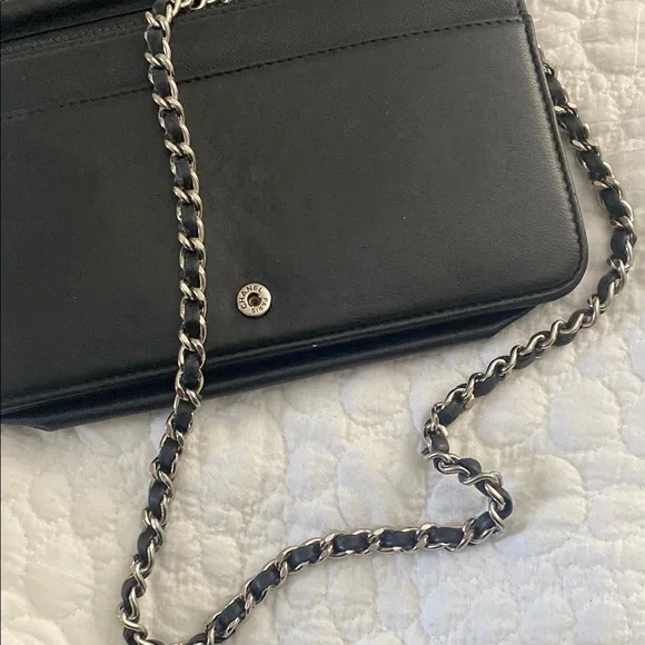 Chic Black Quilted Chain Bag - Picture 8 of 10